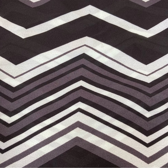 Torrid Size 0 Black, Mint & Grey Chevron Button Back Top - Picture 7 of 9
